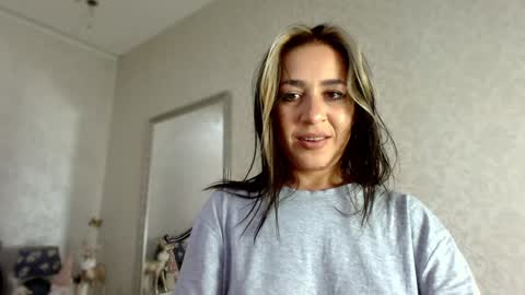 Snapshot of natalia_peach chatting on 12-30-24, 09:59 Wild influence online show from 12-30-24, 09:59