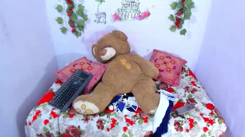 nataliaandjulliam online show from 11-14-25, 05:28