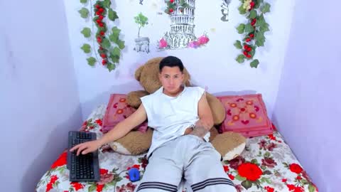 nataliaandjulliam online show from 11-16-25, 03:12