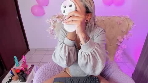 Snapshot of nataliahenao_69 chatting on 09-26-25, 02:32 Nataliua Henao online show from 09-26-25, 02:32