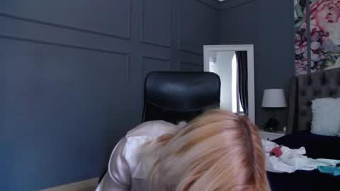 Natalie online show from 01-15-25, 12:04