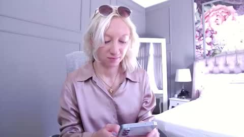 Natalie online show from 11-02-25, 09:11