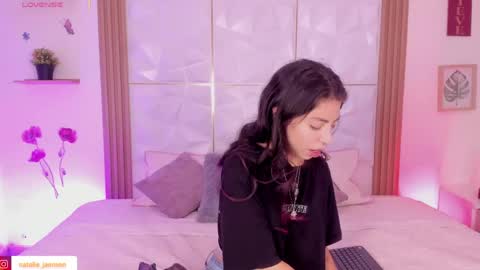 Snapshot of natalie_jaensen chatting on 05-23-26, 03:12 online show from 05-23-26, 03:12