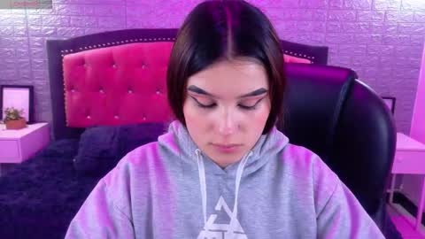 natalie  online show from 11-20-25, 03:07