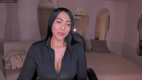 Snapshot of natalielewis_ chatting on 06-05-26, 12:11 Natalie Lewis online show from 06-05-26, 12:11