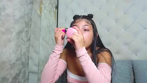 Snapshot of nataliepetite3x chatting on 02-12-26, 02:01 Natalie online show from 02-12-26, 02:01