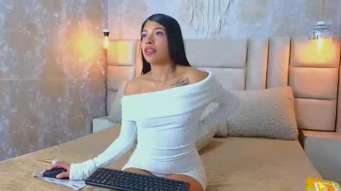 Snapshot of nataliepetite3x chatting on 02-27-26, 12:16 Natalie online show from 02-27-26, 12:16