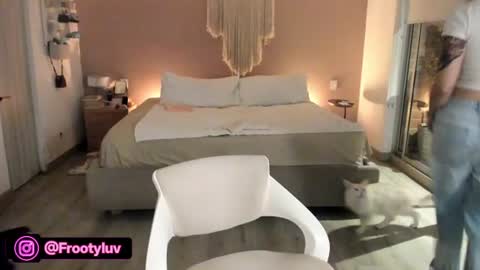 anatalybee online show from 06-14-26, 02:24