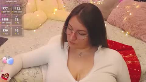 Snapshot of nataly_cute1 chatting on 01-27-25, 02:31 Nataly online show from 01-27-25, 02:31
