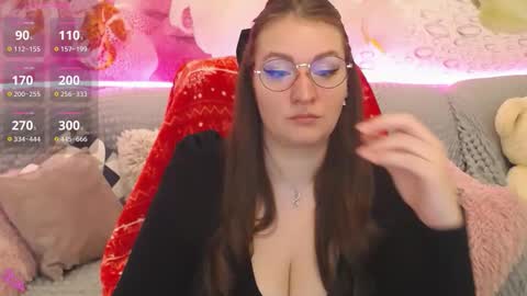 Snapshot of nataly_cute1 chatting on 09-28-25, 06:24 Nataly online show from 09-28-25, 06:24