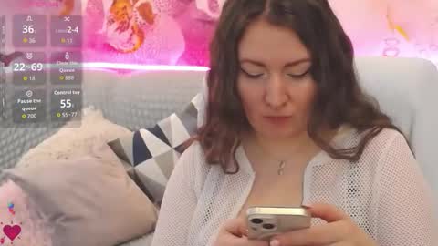 Snapshot of nataly_cute1 chatting on 11-22-25, 07:46 Nataly online show from 11-22-25, 07:46