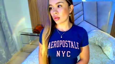 Snapshot of natalyefoster chatting on 07-25-26, 07:22 Natalye foster online show from 07-25-26, 07:22