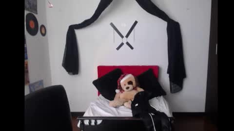 Snapshot of natalyescobar_lx chatting on 01-15-25, 06:19 Nataly Escobar online show from 01-15-25, 06:19