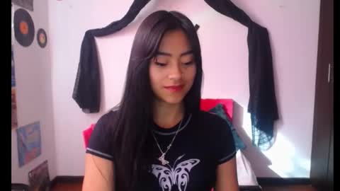 Snapshot of natalyescobar_lx chatting on 01-16-25, 01:25 Nataly Escobar online show from 01-16-25, 01:25