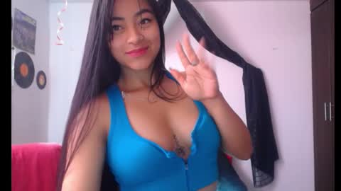 Snapshot of natalyescobar_lx chatting on 01-18-25, 02:02 Nataly Escobar online show from 01-18-25, 02:02