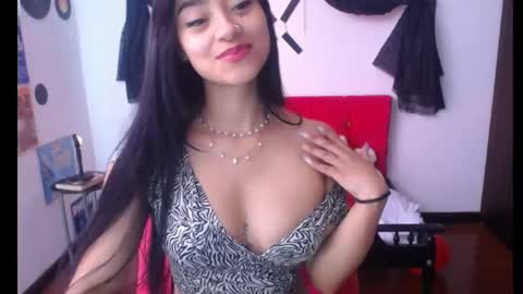 Snapshot of natalyescobar_lx chatting on 02-07-25, 04:56 Nataly Escobar online show from 02-07-25, 04:56
