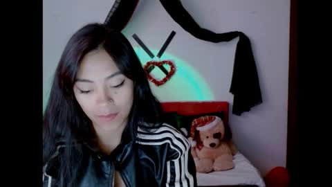 Snapshot of natalyescobar_lx chatting on 03-12-25, 12:04 Nataly Escobar online show from 03-12-25, 12:04