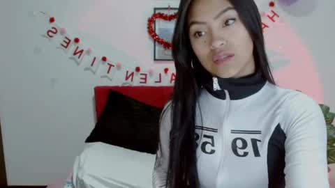 Snapshot of natalyescobar_lx chatting on 09-19-25, 12:28 Nataly Escobar online show from 09-19-25, 12:28