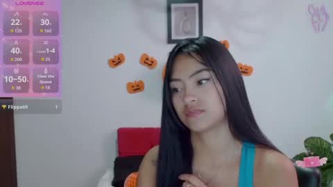 Nataly Escobar online show from 10-24-25, 01:18