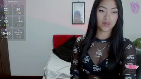 Nataly Escobar online show from 11-18-25, 12:53