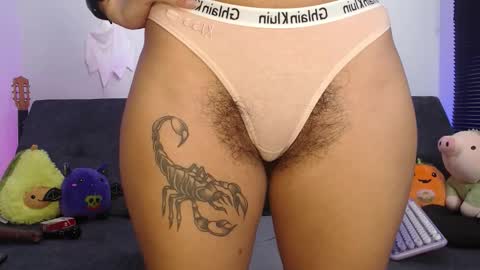 Snapshot of natalygreww chatting on 10-17-25, 02:19 online show from 10-17-25, 02:19