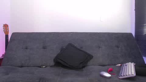 Snapshot of natalygreww chatting on 11-23-25, 03:12 online show from 11-23-25, 03:12