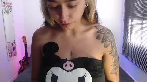 Snapshot of natalygreww chatting on 11-29-25, 03:26 online show from 11-29-25, 03:26