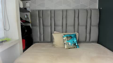 Snapshot of natasha_rose__ chatting on 11-18-25, 08:02 N A T A S H A online show from 11-18-25, 08:02