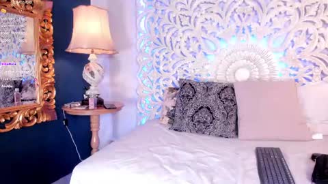 natasha_rosee_ online show from 07-15-26, 11:15