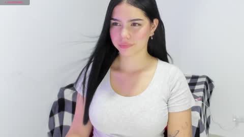 Snapshot of natasha_su chatting on 01-19-25, 10:28 Natalia online show from 01-19-25, 10:28