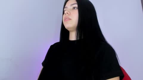 Snapshot of natasha_su chatting on 09-21-25, 03:52 Natalia online show from 09-21-25, 03:52