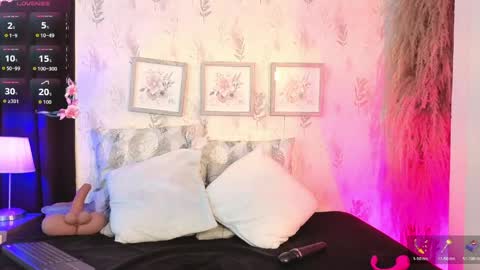 Natasha Blade online show from 05-18-26, 12:00