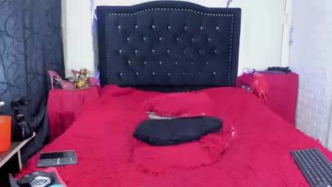 natashaburgos online show from 12-04-24, 02:59