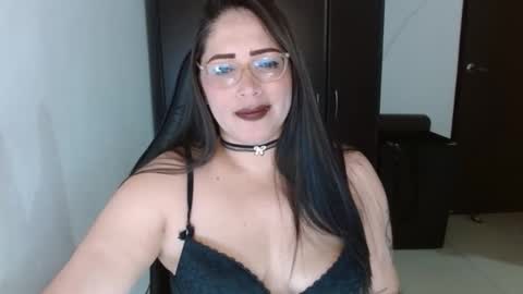 Snapshot of natashasmithe chatting on 10-16-25, 01:06 Natasha Smithe online show from 10-16-25, 01:06