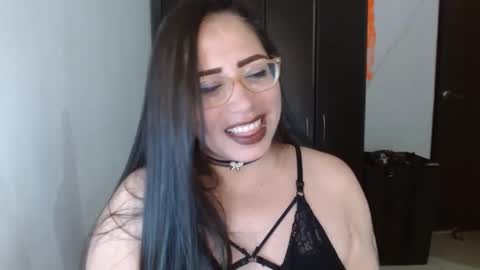 Snapshot of natashasmithe chatting on 10-19-25, 07:36 Natasha Smithe online show from 10-19-25, 07:36