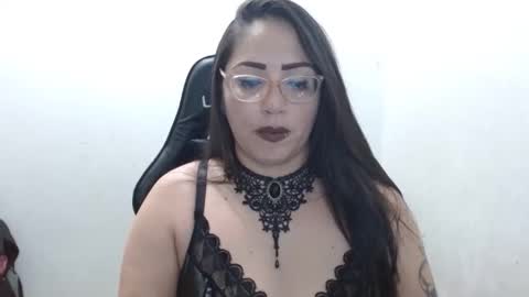 Snapshot of natashasmithe chatting on 11-11-25, 01:27 Natasha Smithe online show from 11-11-25, 01:27