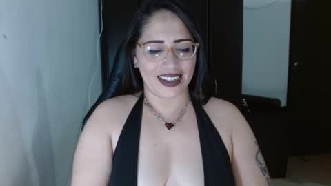 Snapshot of natashasmithe chatting on 11-18-25, 12:16 Natasha Smithe online show from 11-18-25, 12:16