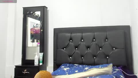 Snapshot of natasshaa_brown chatting on 10-15-25, 01:28 natasshaa_brown online show from 10-15-25, 01:28