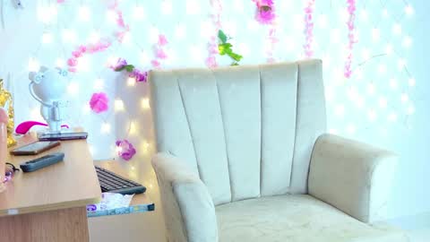 Snapshot of natazhaqueen chatting on 05-01-26, 05:23 nathalia online show from 05-01-26, 05:23