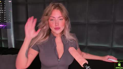 Snapshot of natehalll chatting on 11-19-25, 11:10 NATE online show from 11-19-25, 11:10