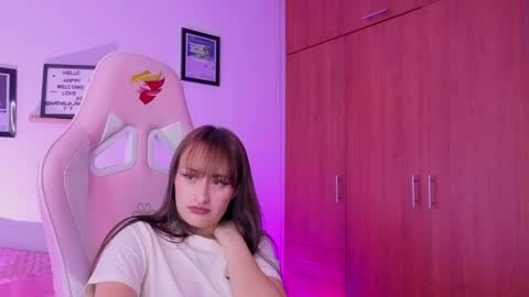 Nathalia Ramirez online show from 05-14-26, 04:41