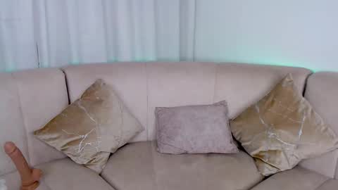 Nathalia    online show from 03-08-25, 05:28