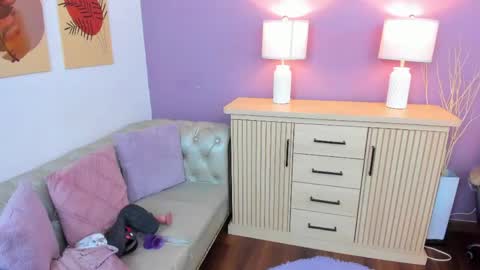 nathalie rossel online show from 04-20-26, 07:04