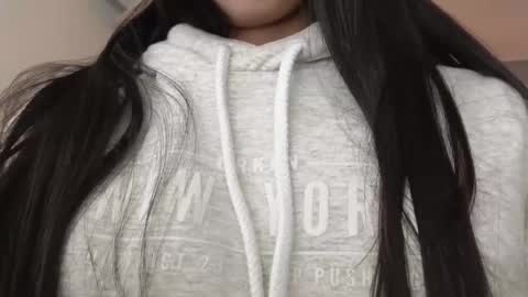 Snapshot of nathaly_blue chatting on 12-06-24, 11:47 nathaly_blue online show from 12-06-24, 11:47