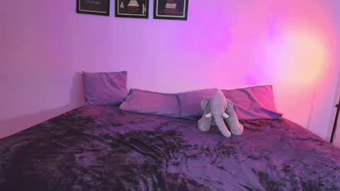 nathaly_evans1 online show from 05-27-26, 06:10
