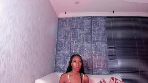 Snapshot of nathalyleen chatting on 10-24-25, 09:11 online show from 10-24-25, 09:11