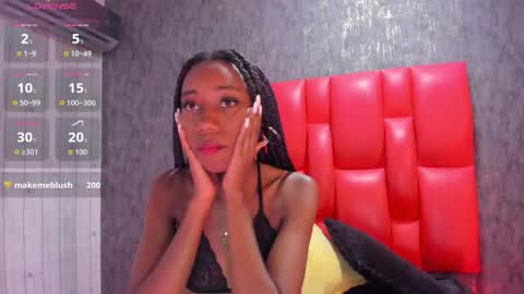 Snapshot of nathalyleen chatting on 11-12-25, 11:14 online show from 11-12-25, 11:14