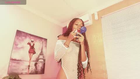 Snapshot of nathalyleen chatting on 11-24-25, 09:03 online show from 11-24-25, 09:03