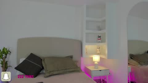 NATHALY  online show from 02-25-26, 10:47