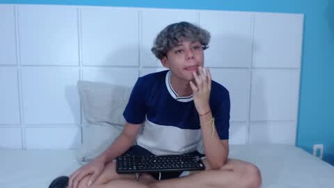 nathanbell1 online show from 09-11-25, 10:04